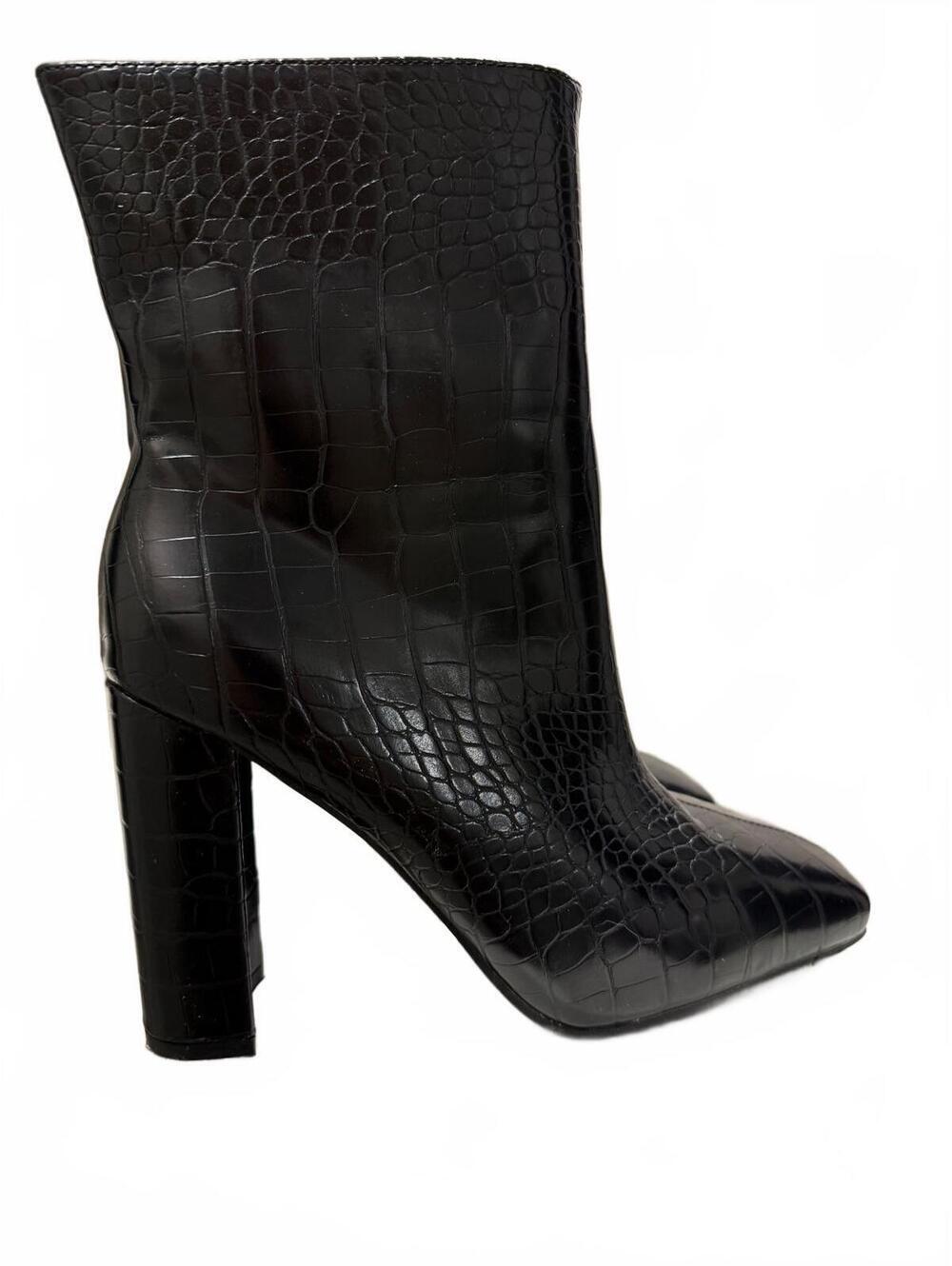 PrettyLittleThing Black Croc-Embossed Mild Calf Block Heel Boots Size 6